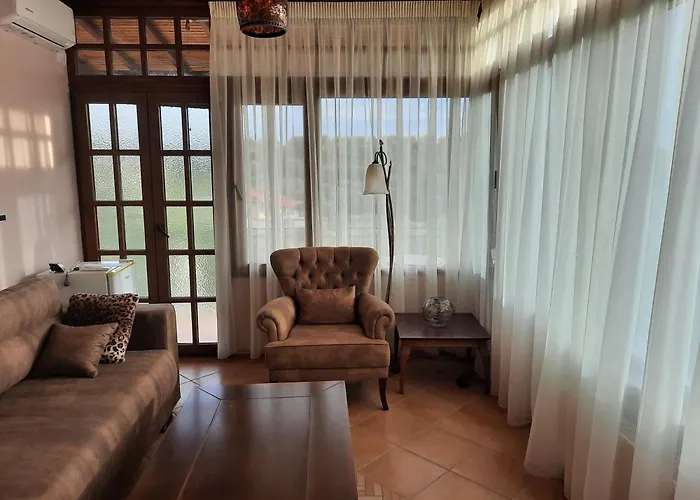 Ella's Sea View Дом отдыха