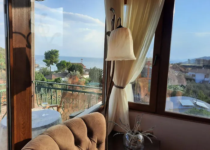 Ella's Sea View Wolos