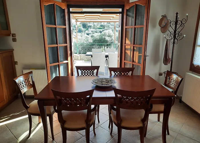 Ella's Sea View Дом отдыха *