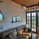 Ella's Sea View بيت للعطل