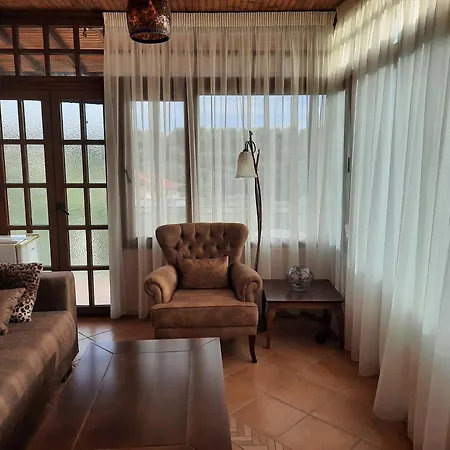 Ella's Sea View Holiday home