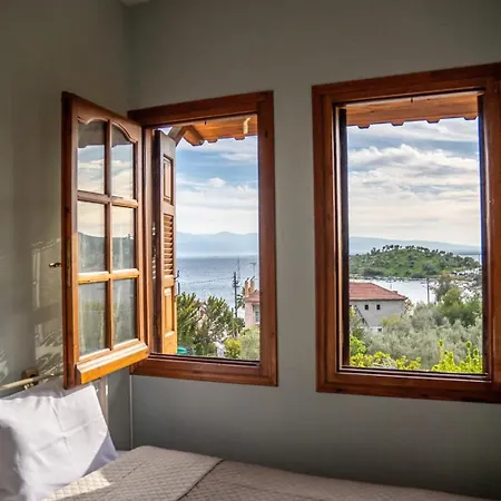 Ella's Sea View