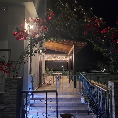 Ella's Sea View Wolos